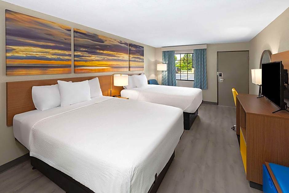 Days Inn & Suites by Wyndham Vicksburg