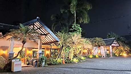 Augusta Hotel & Glamping Sukabumi