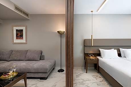 "Selection" Suite with Private Pool