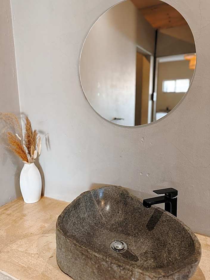 Lighthouse Guesthouse & Cafe