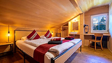 Double Room with Eiger View and Shared Bathroom