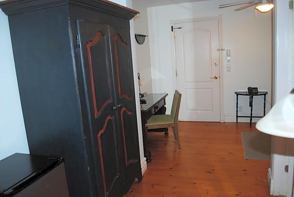 Photo 1 of 8 of Standard Suite