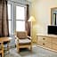 OYO Cameron Historic Hotel Brownsville I-69E
