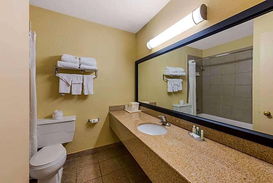 Quality Inn Airport