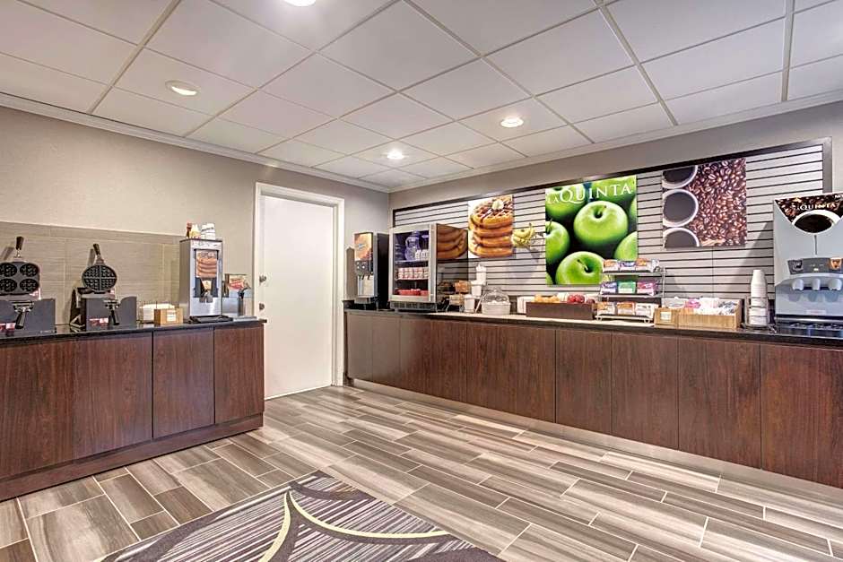La Quinta Inn & Suites by Wyndham Atlanta Roswell