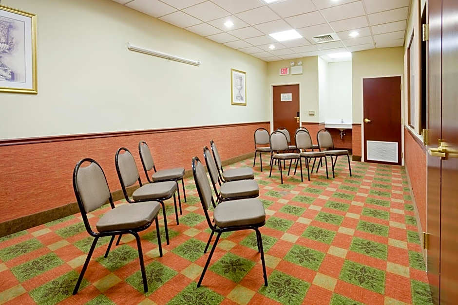 Holiday Inn Express and Suites Quakertown - Allentown Area By IHG