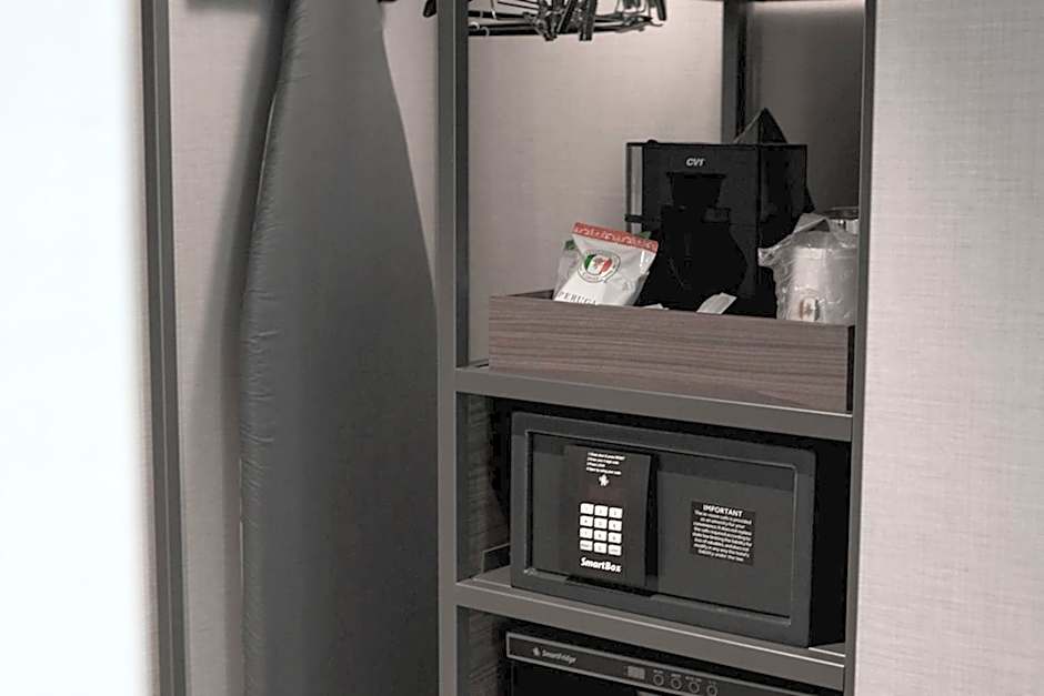 AC Hotel by Marriott Madison Downtown