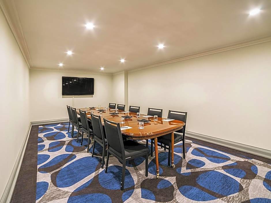 Pullman Cairns International