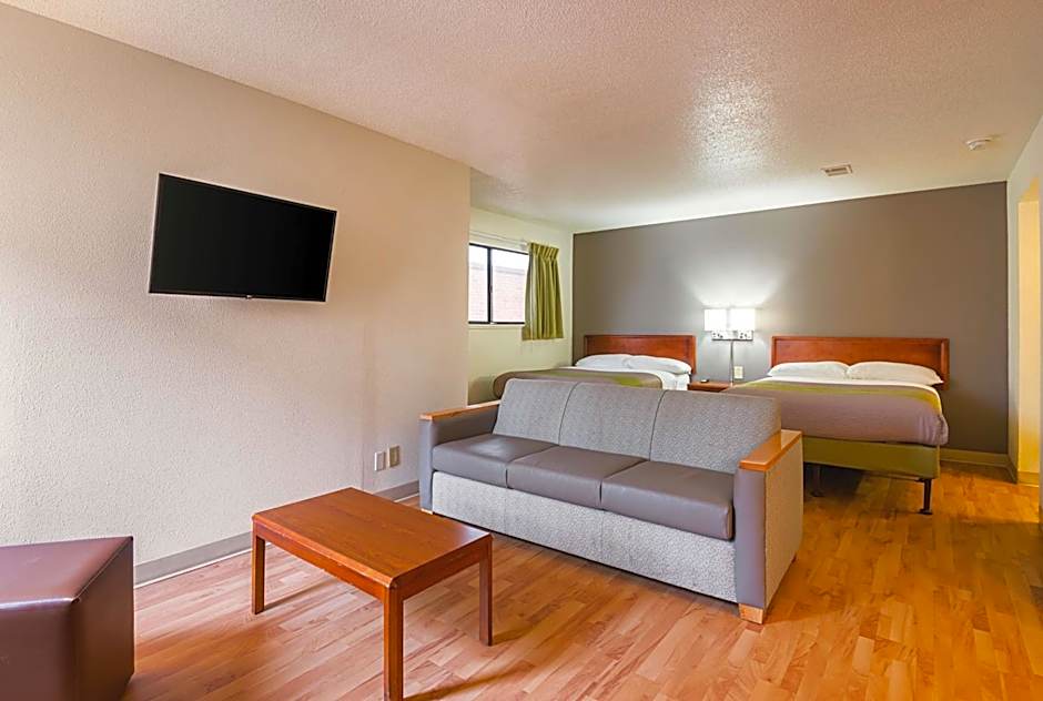 Studio 6-Greensboro, NC