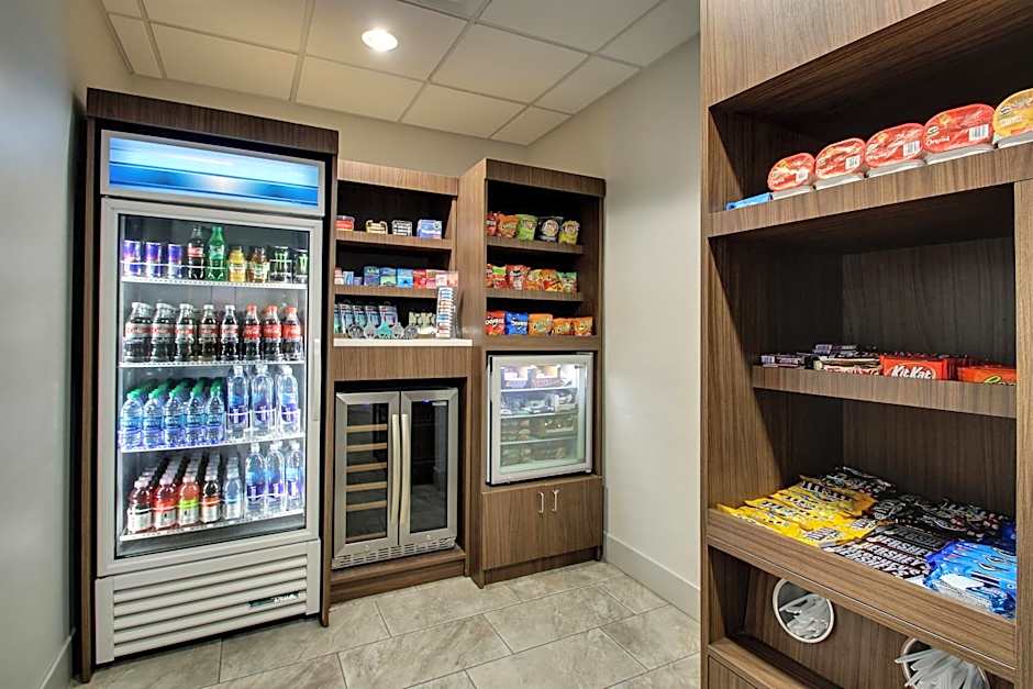 Holiday Inn Express & Suites Chicago North-Waukegan-Gurnee by IHG