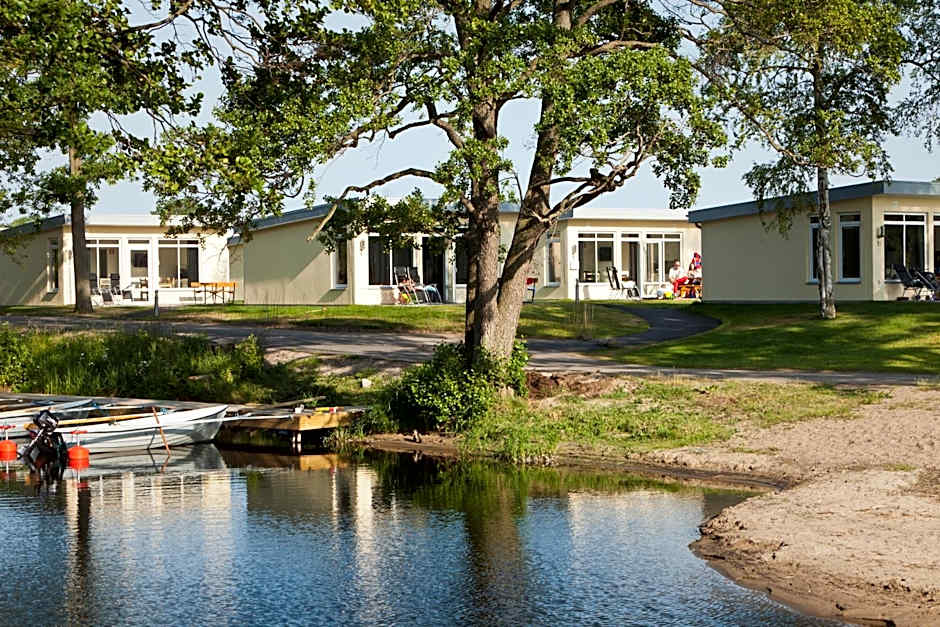 Ringsjöstrand Camping, Hotell och Stugby