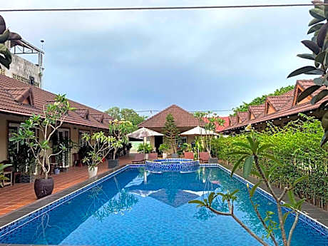 Hello Kampot Resort
