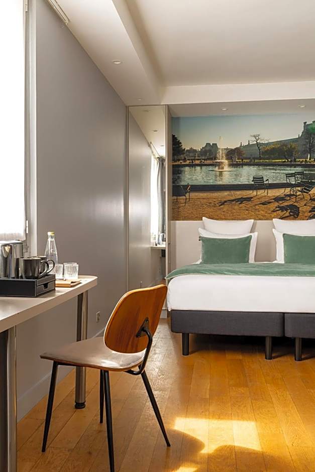 Midnight Hotel Paris