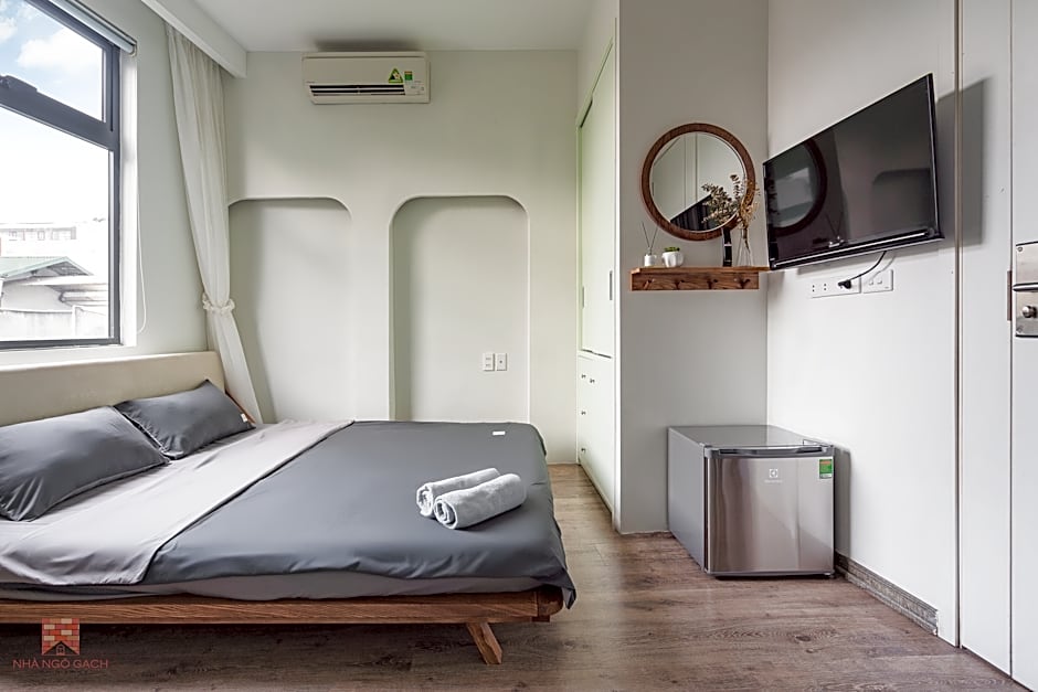 Nha Ngo Gach – Hanoi, NY