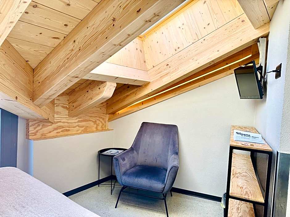 Peaky Riders Self Check-in Hotel