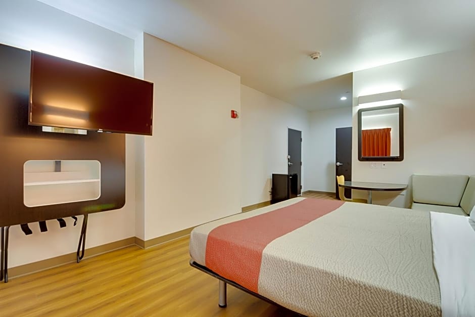 Motel 6-Tulsa, OK