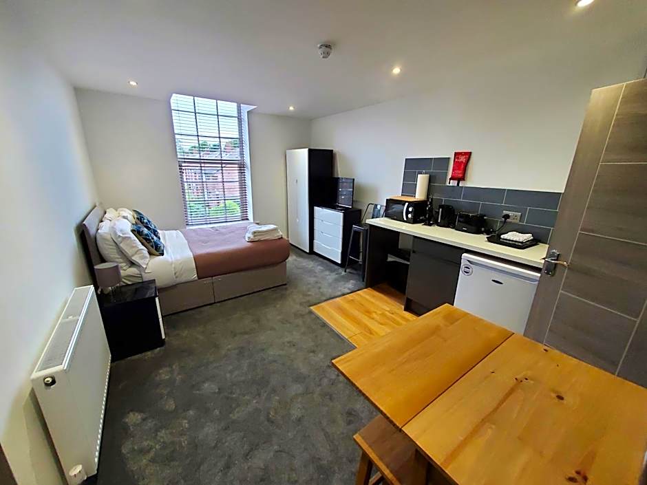 The Ashcroft Studios & Apartments with Free Parking