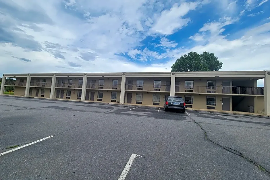 Red Roof Inn & Suites Wilkesboro