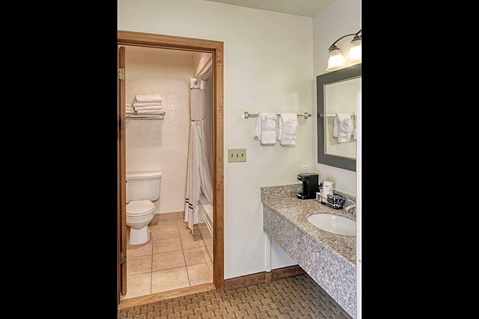 Ridgeline Hotel at Yellowstone, an Ascend Collection Hotel