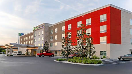 Holiday Inn Express & Suites Tampa East - Ybor City By IHG