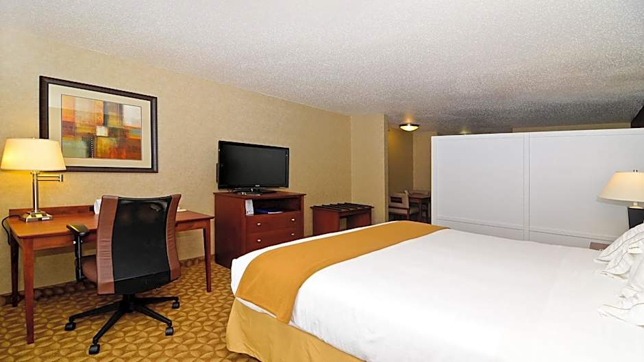 Holiday Inn Express Hotel & Suites Fort Atkinson By IHG
