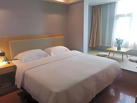 GTI - Deluxe 1 Bed, 1.8M Bed