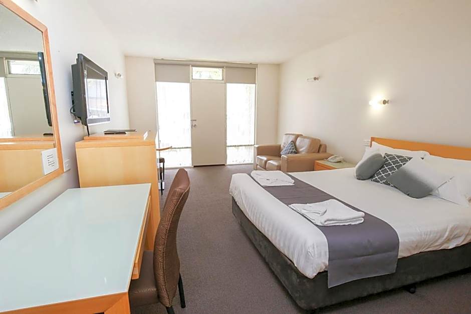 Sandors Motor Inn