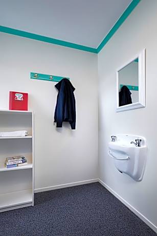 Bed in 4-Bed Mixed Dormitory Room