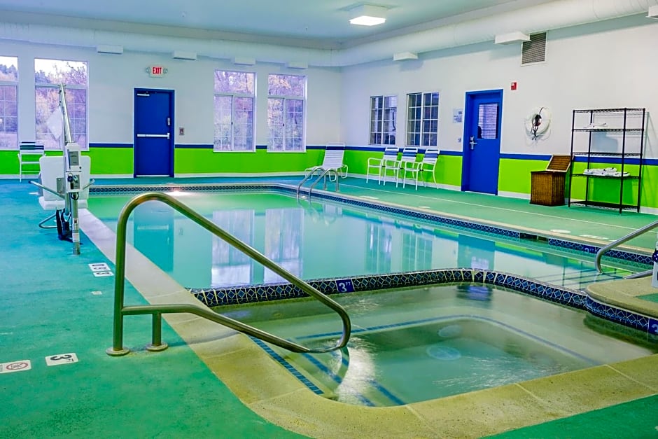 Holiday Inn Express Hotel & Suites Acme-Traverse City, an IHG Hotel