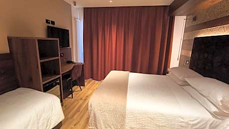 Comfort Quadruple Room