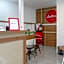 RedDoorz near Rita Super Mall Purwokerto