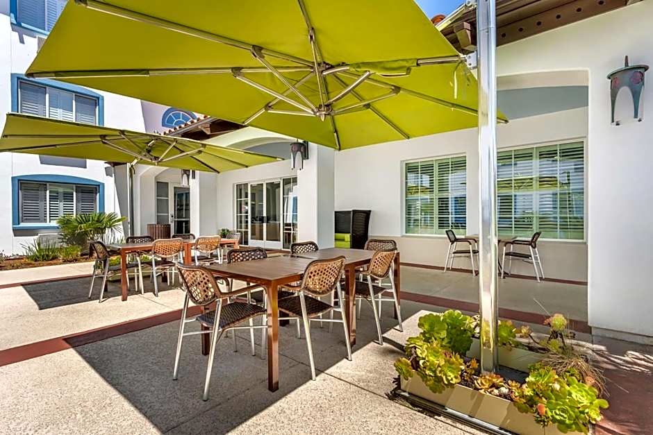 Best Western Plus Capitola By-The-Sea Inn & Suites