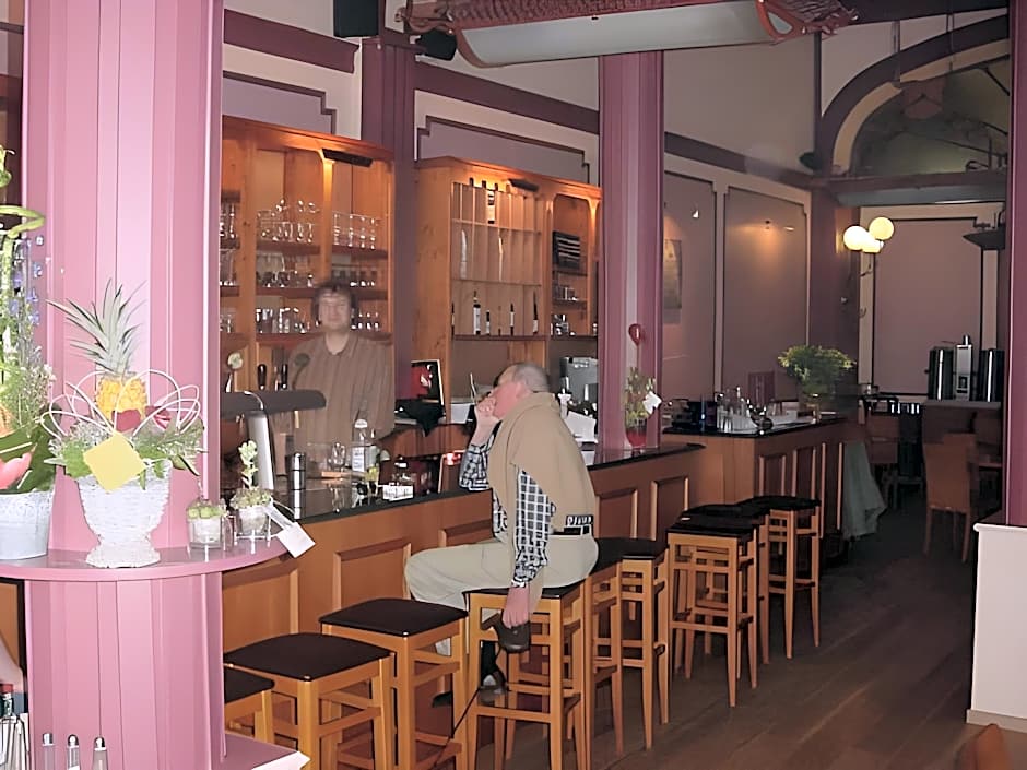 Alpha Hotel