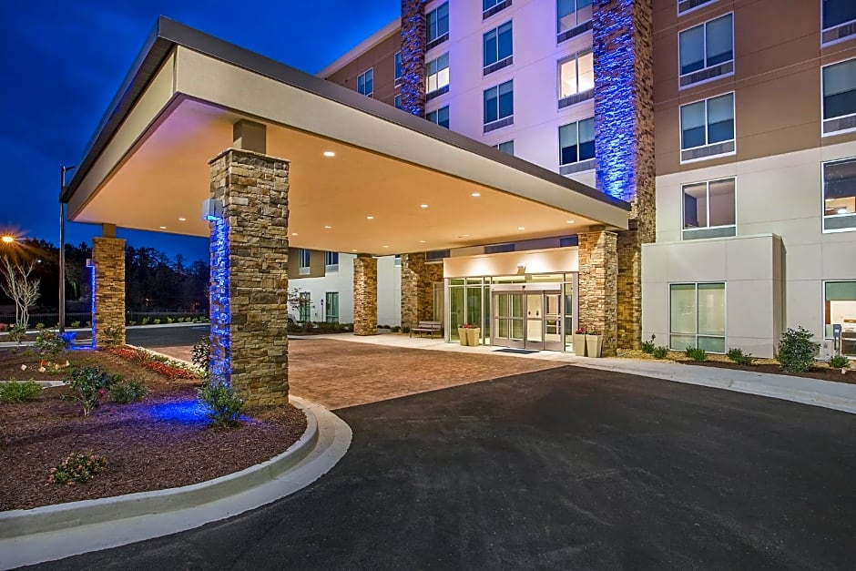 Holiday Inn Express & Suites Covington