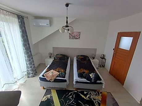 Motelik White House - pokoje gościnne