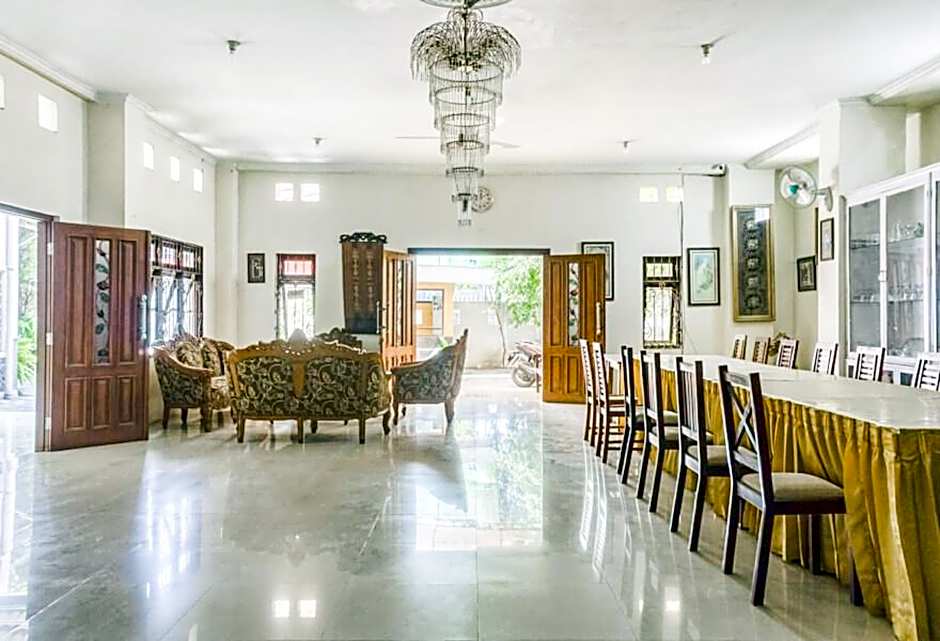 RedDoorz Syariah @ Raya Tajem Maguwo