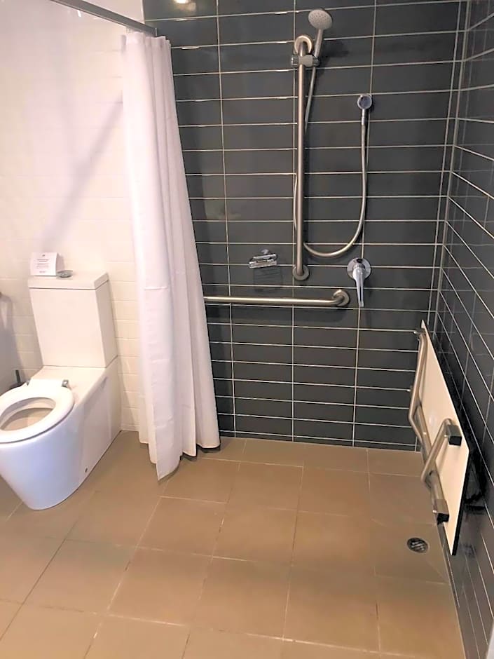 Quest Mackay on Gordon