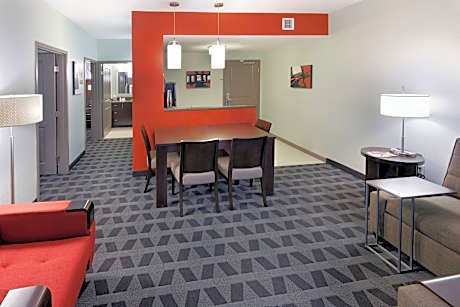 Suite, 1 Bedroom (Hearing Accessible) (1 Queen Bed and 1 Double Sofa Bed)