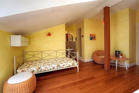 Triple Room with Balcony