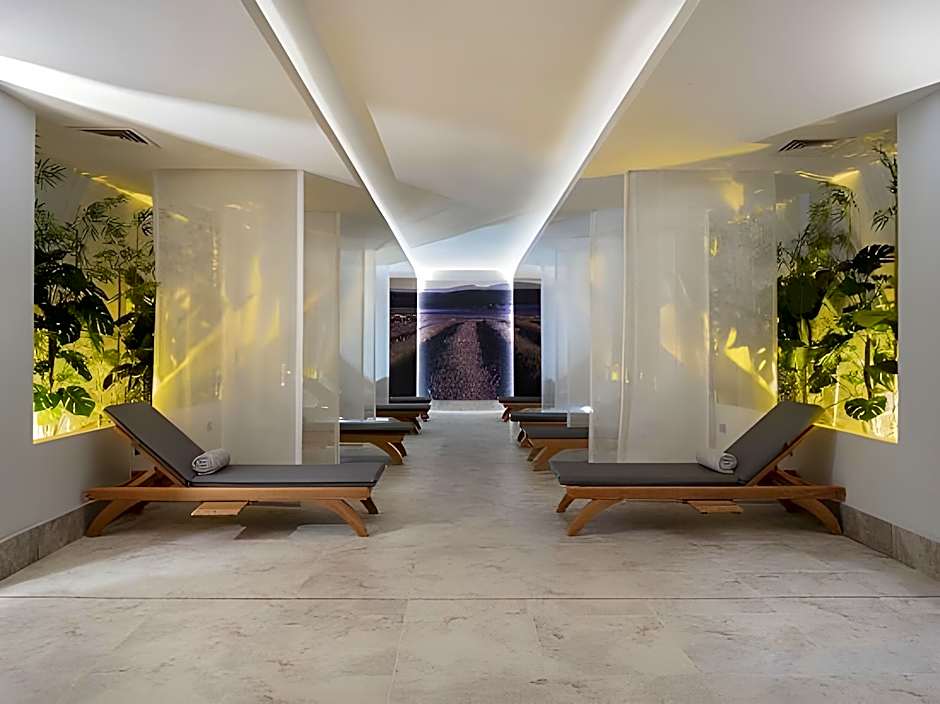 Nirvana Cosmopolitan