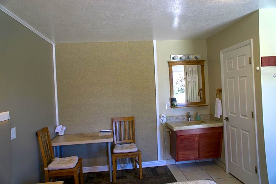 Bybee's Steppingstone Motel