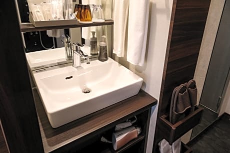 Twin Room with Bath