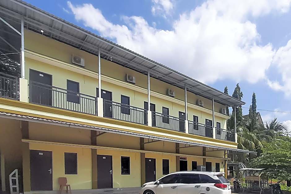 Urbanview Hotel Fira Syariah Muara Enim by RedDoorz