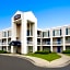 Travelodge by Wyndham Lansing IL