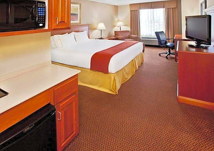 Holiday Inn Express Hotel & Suites Sheldon By IHG