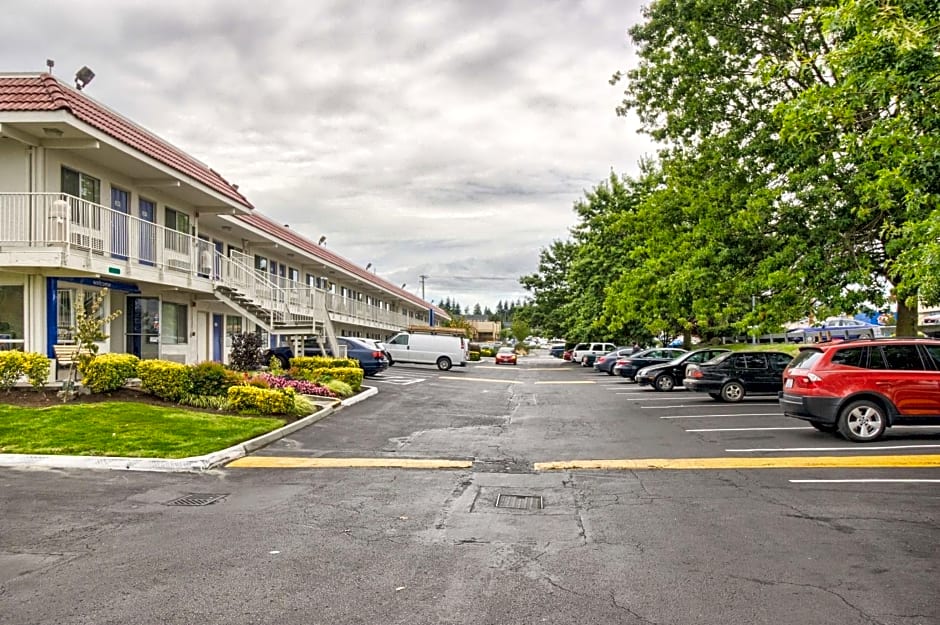 Motel 6 Everett, WA - South