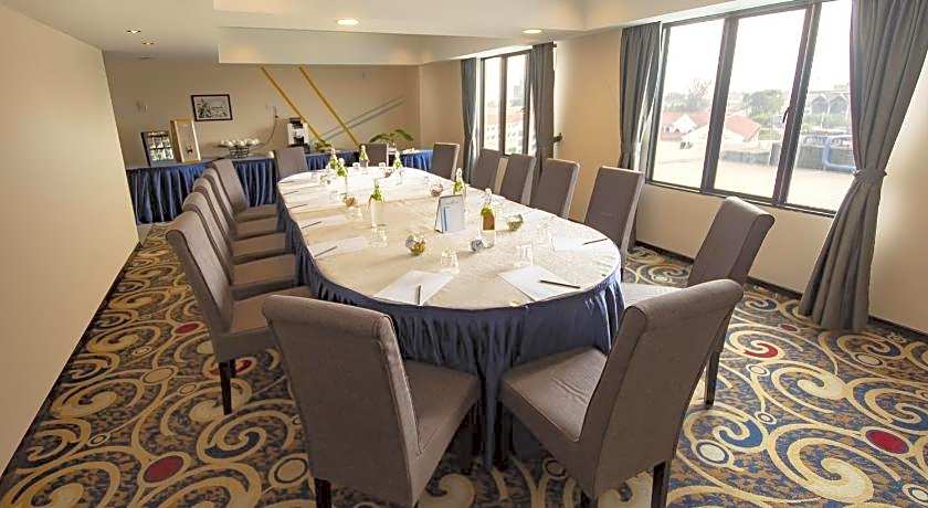 Kinta Riverfront Hotel & Suites