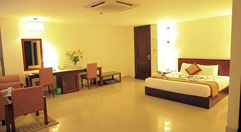 Luxe Hotel