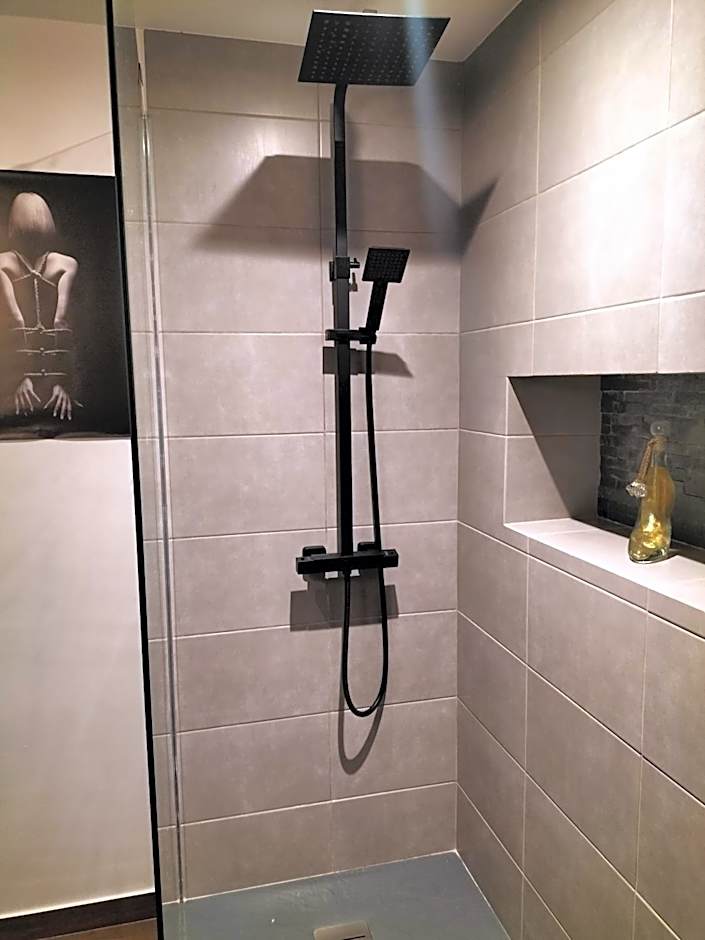 Loveroom et Spa privé de L'Ile des Plaisirs