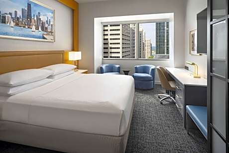 King Studio with City View - Hearing Accessible